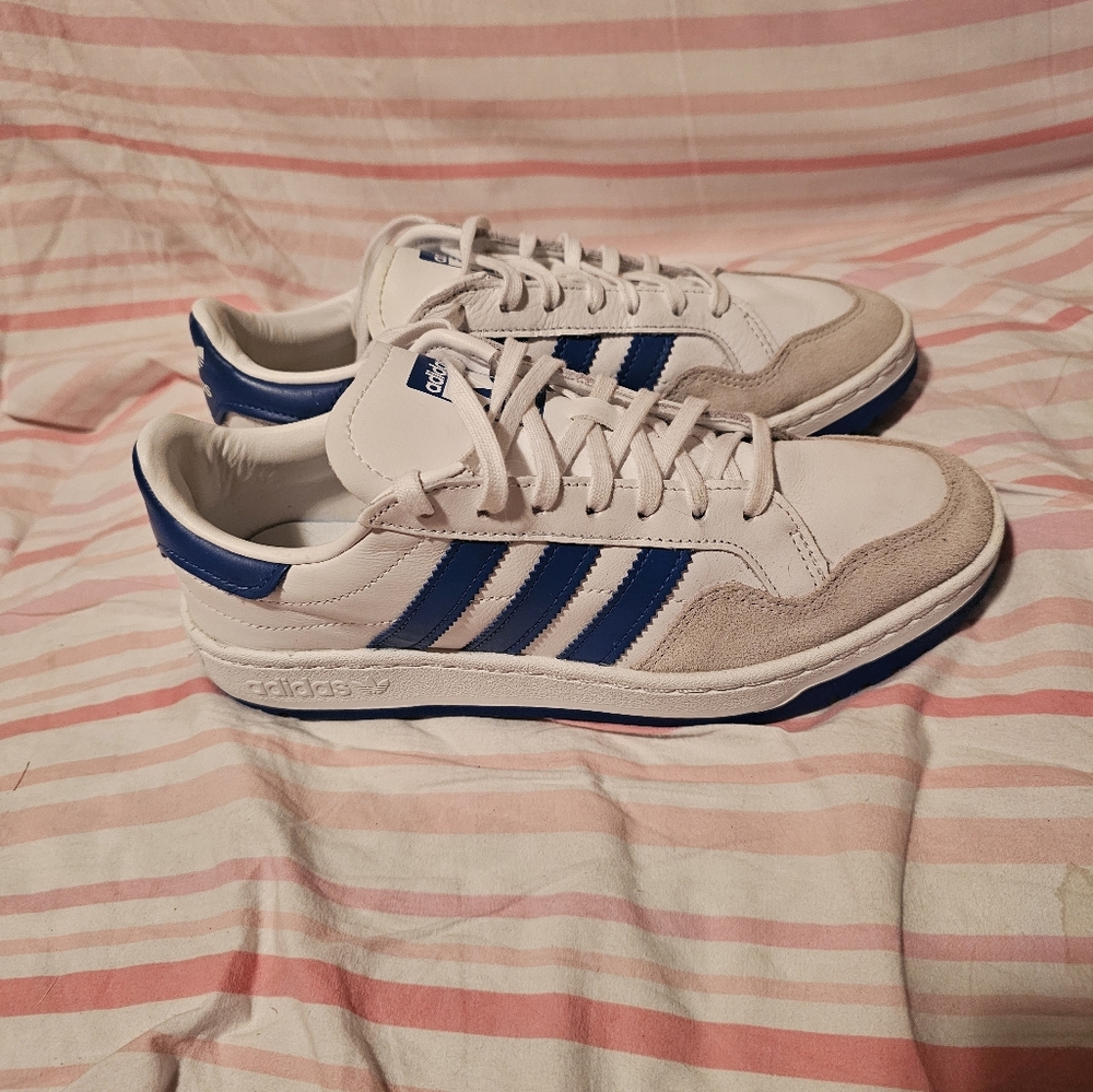Adidas Team Court sz us5 1/2/5uk